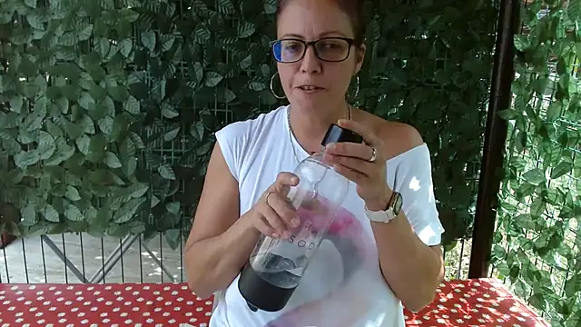 LadyHellene webcam