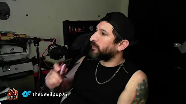 DevilPup75_ webcam