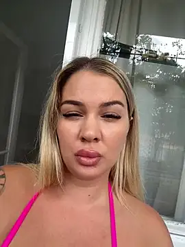 xXBigPeachBunnyxXx webcam