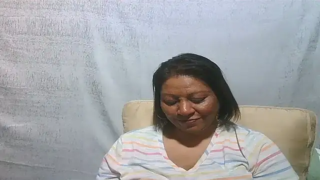 IndianSexyMilf69 webcam