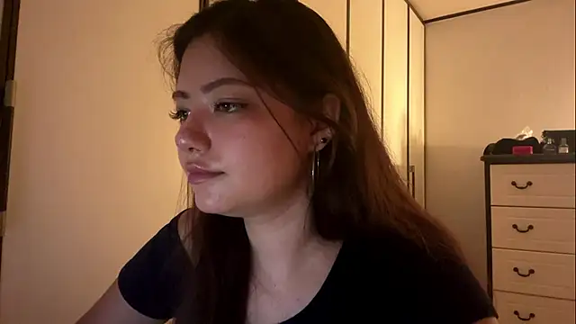 AnyaVibee webcam