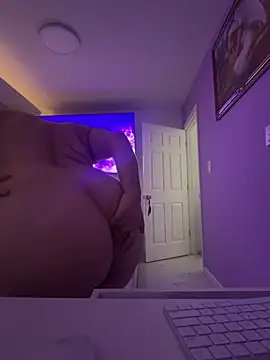 Miabloom_ webcam