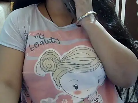 Cute_Paaro webcam