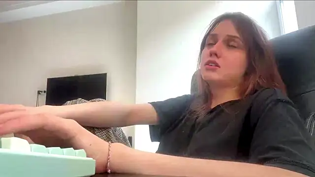 mollyrealay webcam