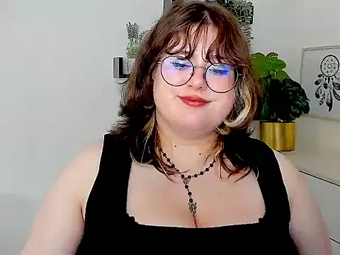 OpheliaLush webcam