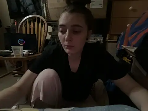 Snowbunnycake_131 webcam