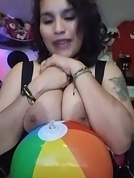 kureiji_hentaii webcam
