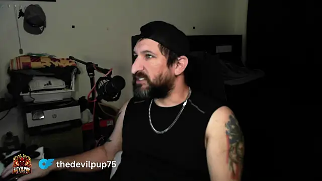 DevilPup75_ webcam