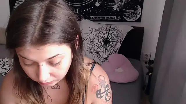 AlienforTwenty webcam