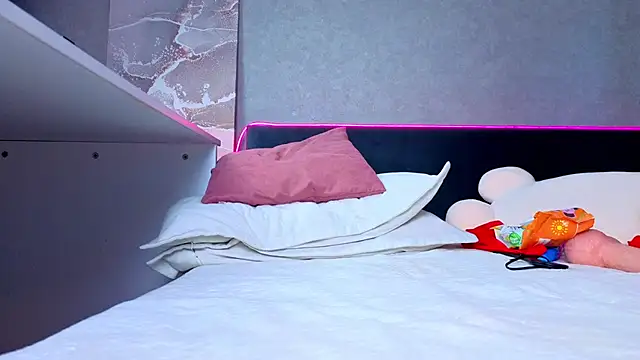 LilyIrons webcam