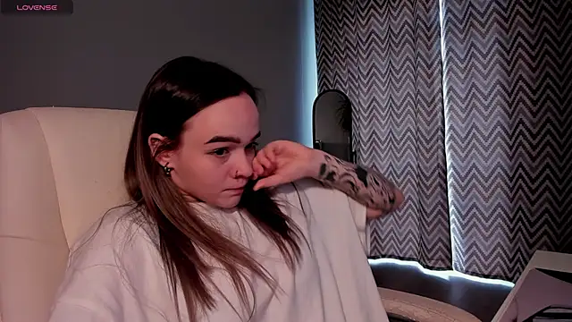 SarahRomantic webcam