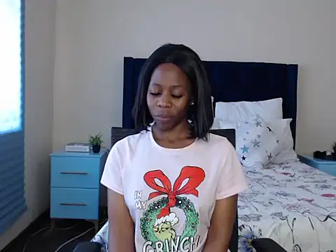 QUEENMANDYY webcam
