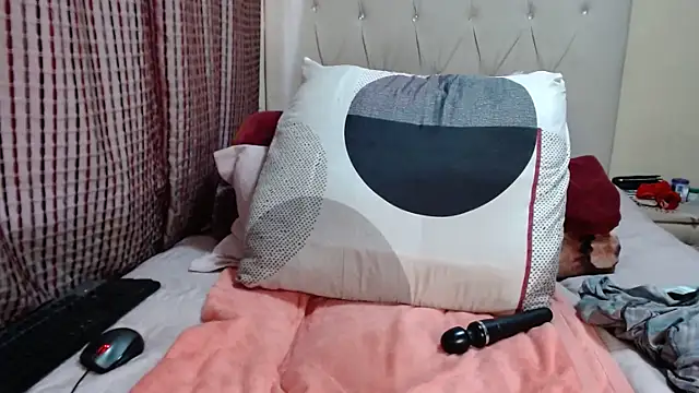 CHOCOLATEDARKBUSTYX webcam