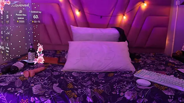 naughtyyindiann webcam