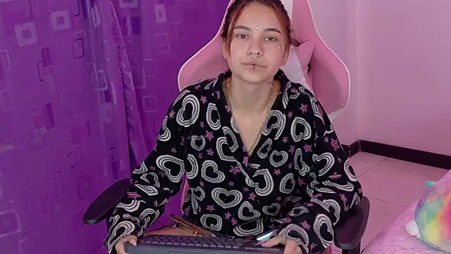Megam_white webcam