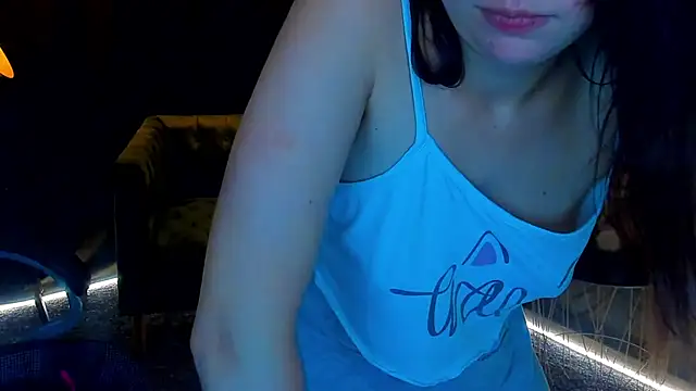 Livia_Shy webcam