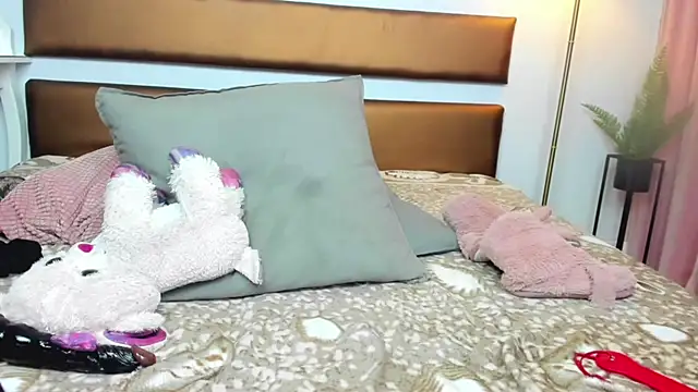 KatniseBabe webcam
