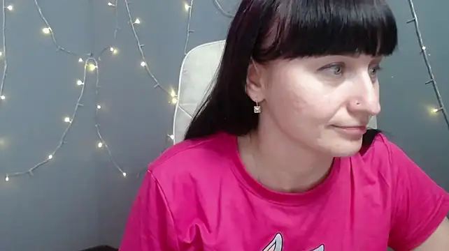 NinaFlawlees webcam