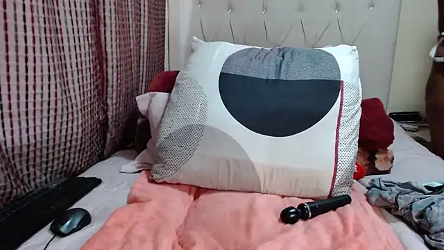 CHOCOLATEDARKBUSTYX webcam