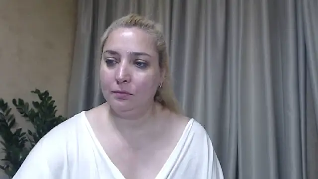 sweetpussy13 webcam