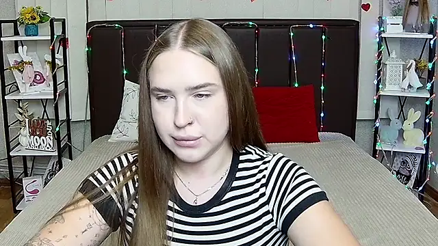 LauraHlot webcam