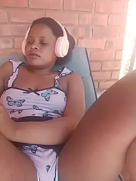 BlondieBitch webcam