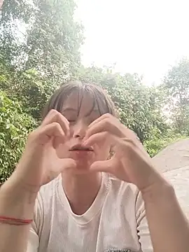 Linda-yiyi webcam