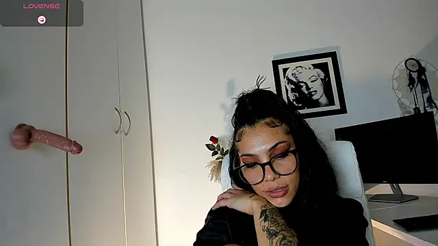 TattoedLexi_ webcam