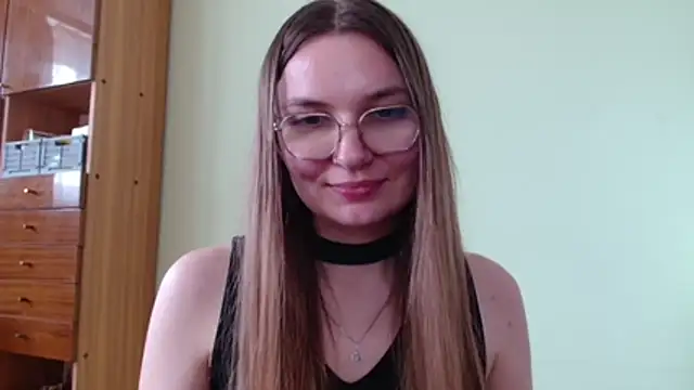 LooveELLYx webcam