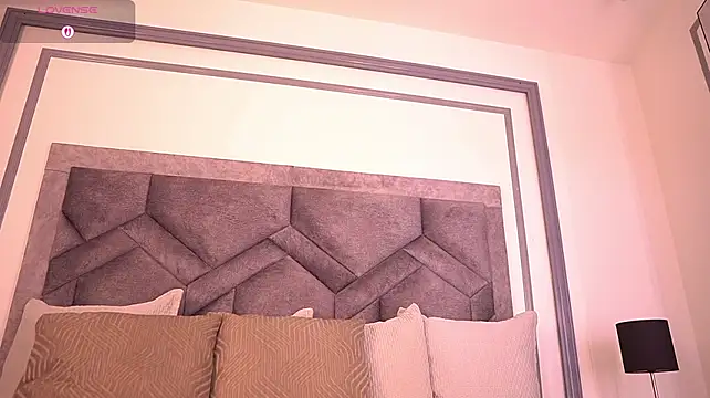 MiaKay1 webcam