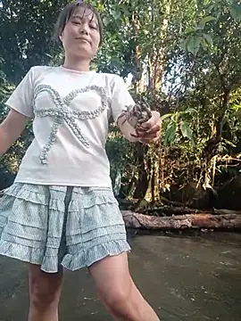 Linda-yiyi webcam
