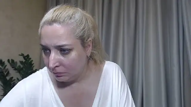 sweetpussy13 webcam