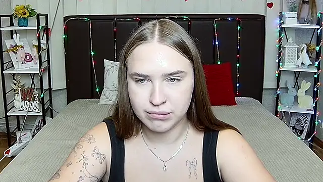 LauraHlot live cam on StripChat
