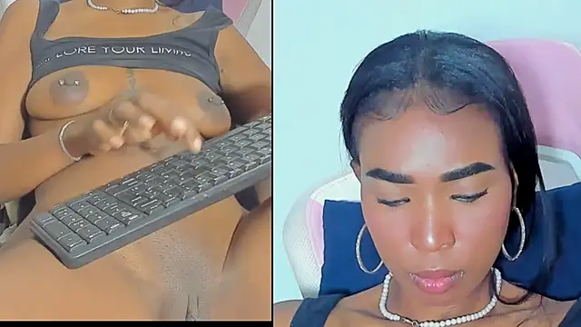 myblackdoope webcam
