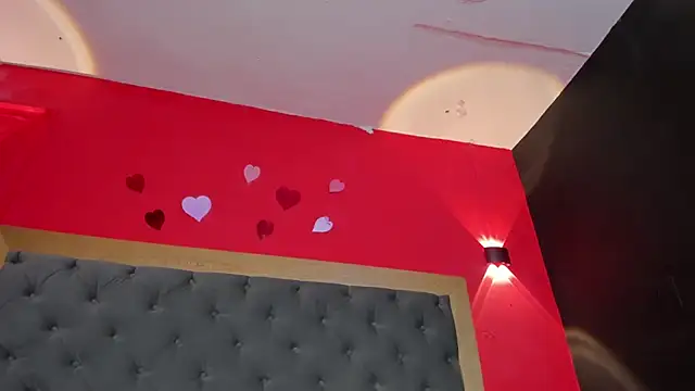 YayaHilton webcam