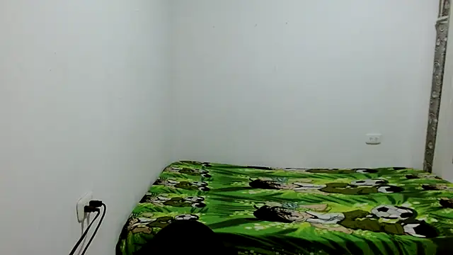 estefania224 live cam on StripChat