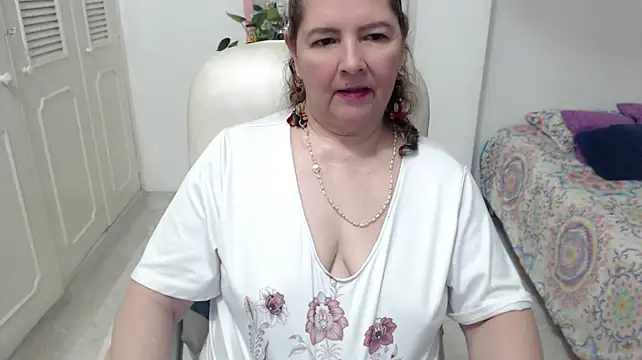 leonela_69 webcam