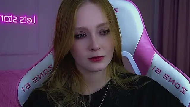 AgataFoxley webcam