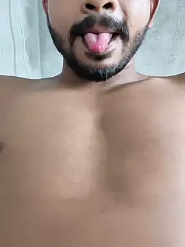 12ashujii webcam