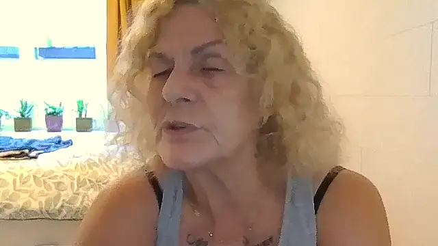 belgianshantie live cam on StripChat