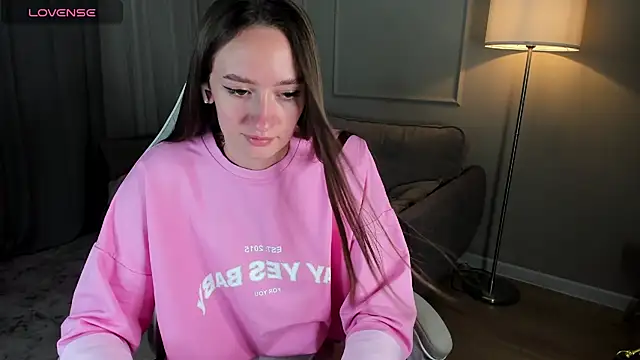 cutienaughtygirl live cam on StripChat
