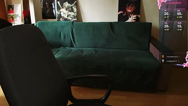 EmillyBones webcam