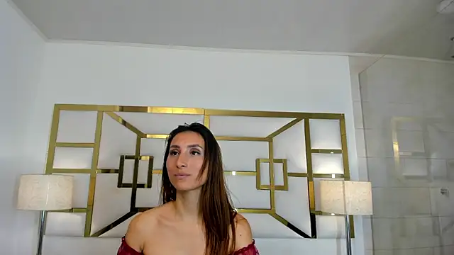 VivieneLuxe live cam on StripChat