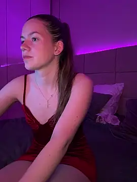 PeachCheeks_ webcam