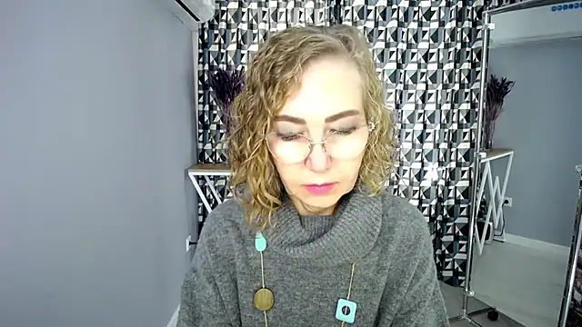 queen_a_n_i webcam