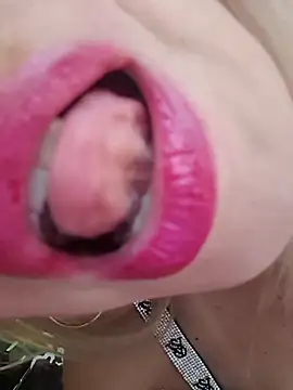 SelinaLovqx webcam
