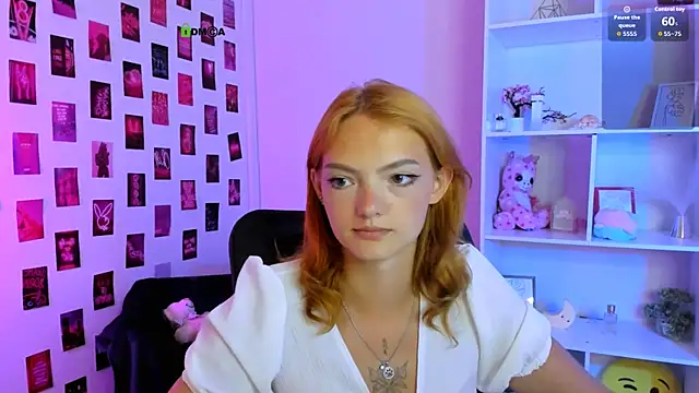 melody_sky_ webcam