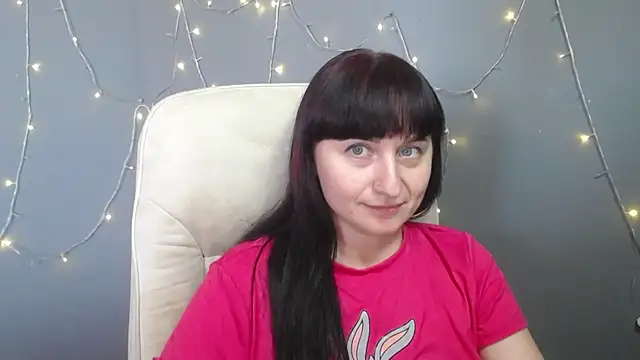 NinaFlawlees webcam