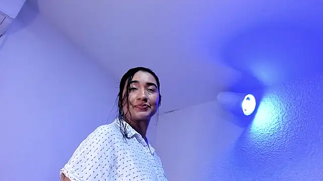 VictoriaRouge_ webcam