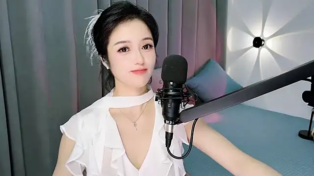 Momo-Wow webcam